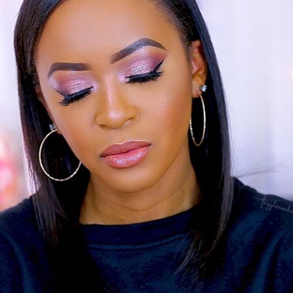 Too Faced Pretty Rich Eyeshadow Palette - Picture 5 of 16